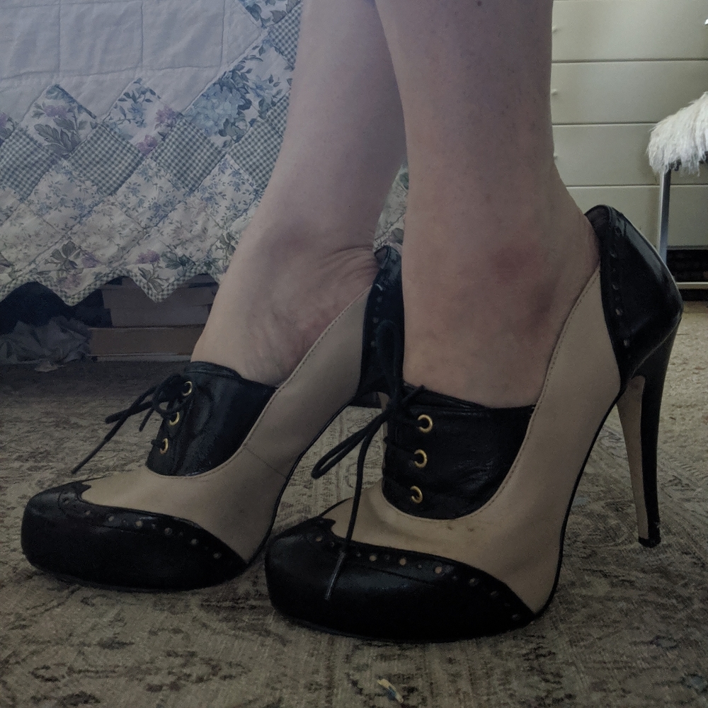 Retro Heels - Picture 3 of 3